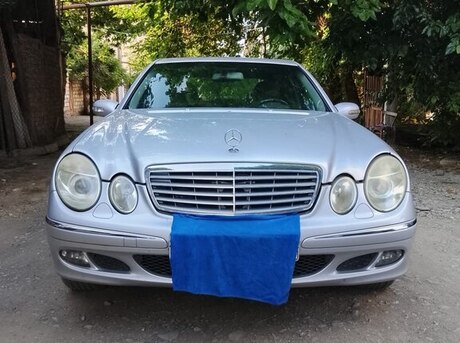 Mercedes E 220