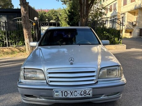 Mercedes C 180