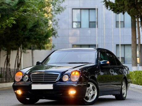 Mercedes E 220