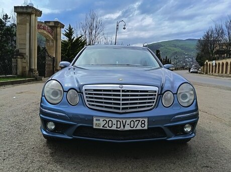 Mercedes E 320