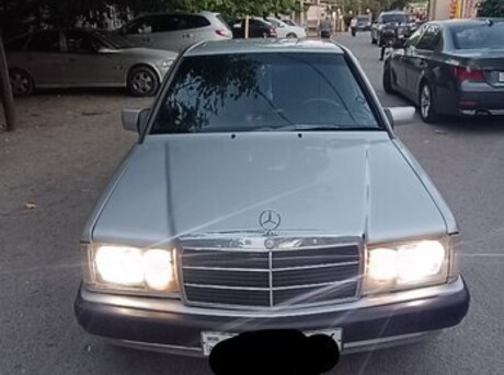 Mercedes 190