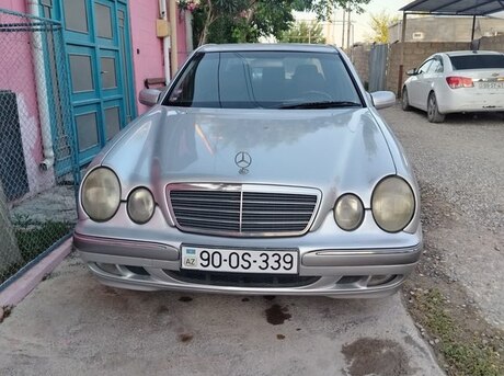 Mercedes E 220