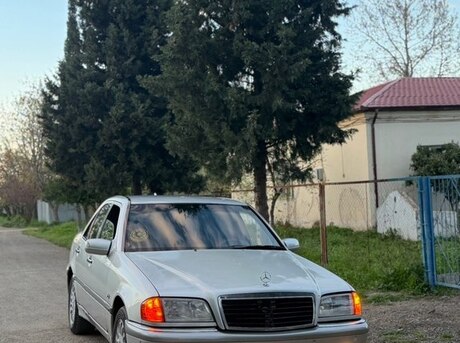 Mercedes C 220