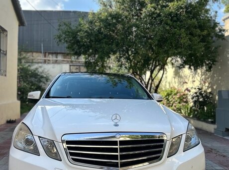 Mercedes E 200