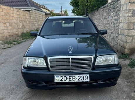 Mercedes C 180