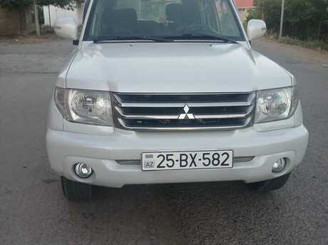 Mitsubishi Pajero io