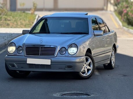 Mercedes E 240