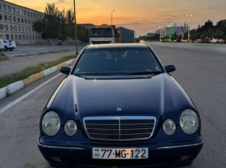 Mercedes E 240