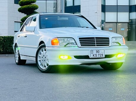 Mercedes C 230