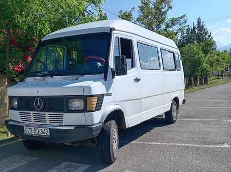 Mercedes 208 D