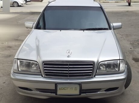 Mercedes C 180