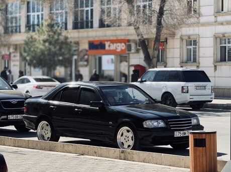 Mercedes C 180