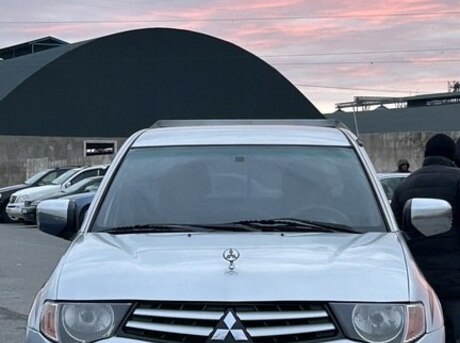 Mitsubishi L200