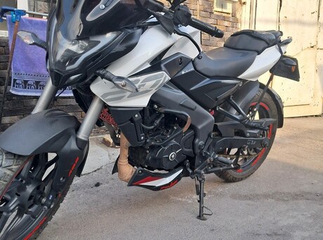 Bajaj Pulsar NS 200