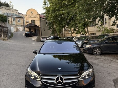 Mercedes E 220