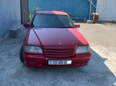 Mercedes C 200