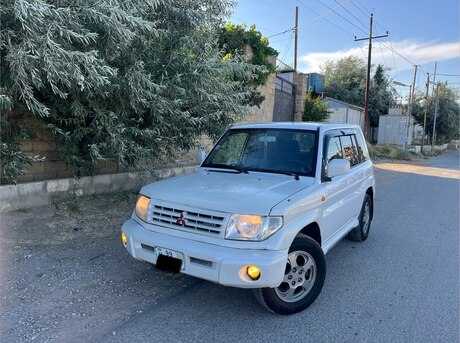 Mitsubishi Pajero io
