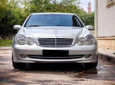 Mercedes C 200