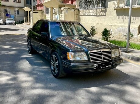 Mercedes 220 E