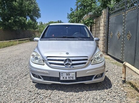 Mercedes B 200