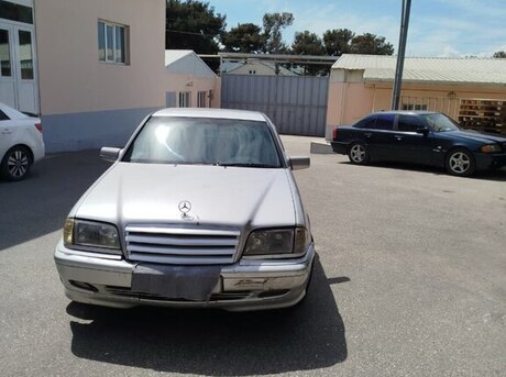 Mercedes C 220
