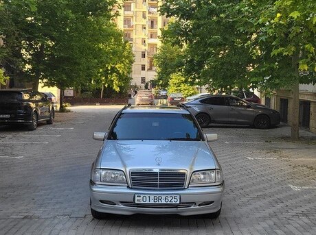 Mercedes C 240