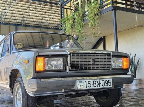 LADA (VAZ) 2107