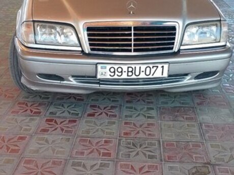 Mercedes C 240