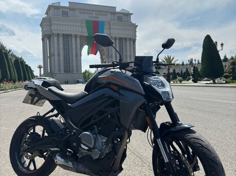 CFMOTO 300 NK
