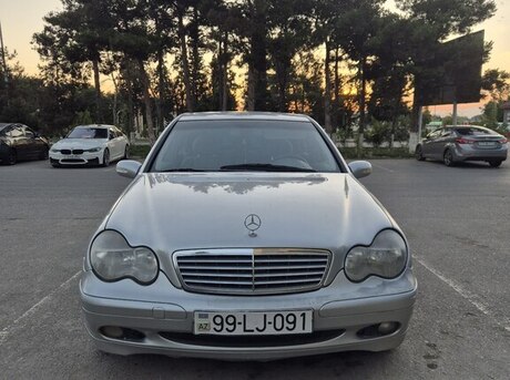 Mercedes C 180
