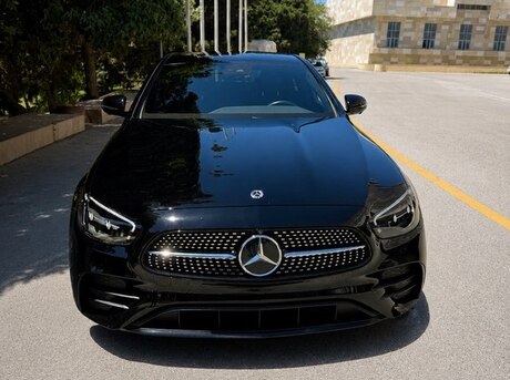 Mercedes E 300 e