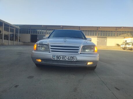 Mercedes C 180