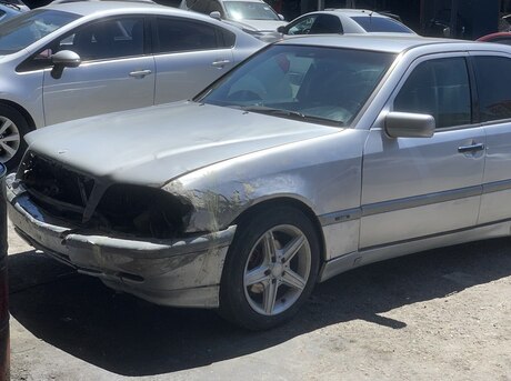 Mercedes C 180