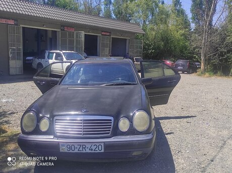 Mercedes E 230