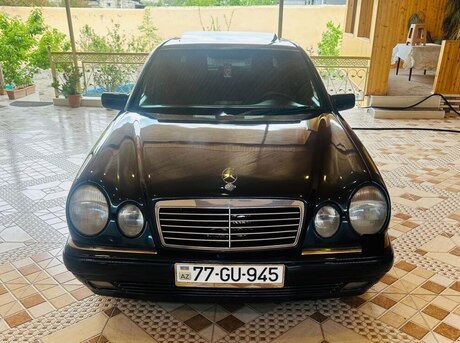 Mercedes E 240