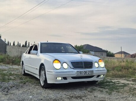 Mercedes E 220
