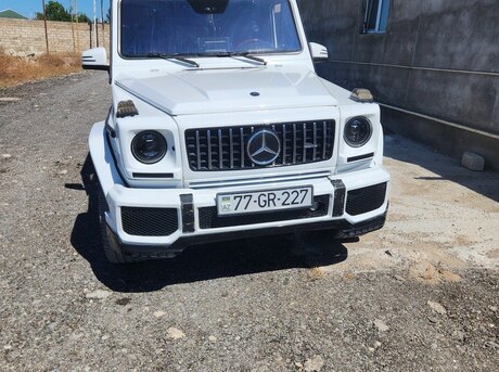 Mercedes G 300