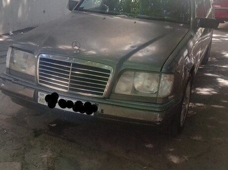 Mercedes 220 E
