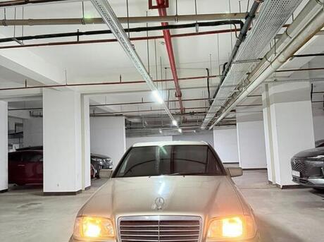 Mercedes C 220