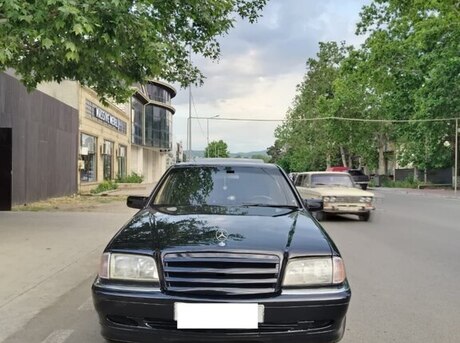 Mercedes C 230