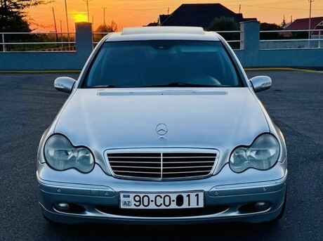Mercedes C 200