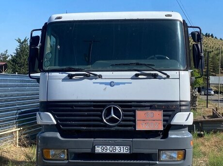 Mercedes Actros 1835