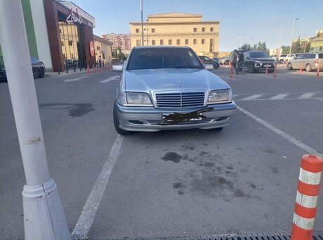 Mercedes C 180
