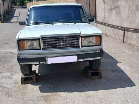 LADA (VAZ) 2107