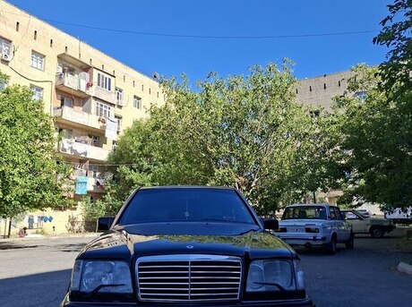 Mercedes 220 E