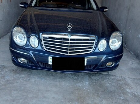 Mercedes E 240