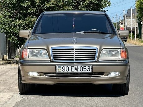 Mercedes C 200