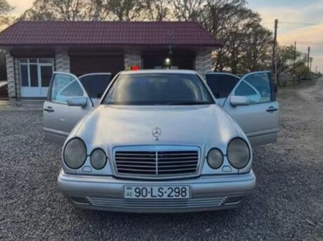 Mercedes E 220
