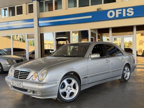Mercedes E 220