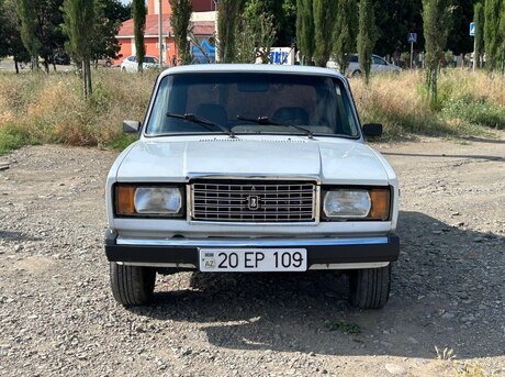LADA (VAZ) 2107